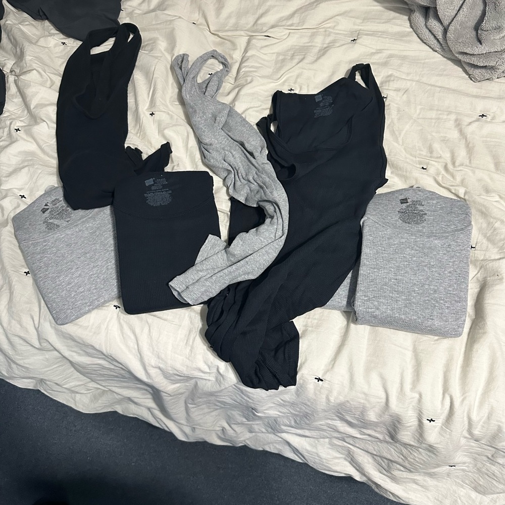 7 gray wife beaters 5 black all xl